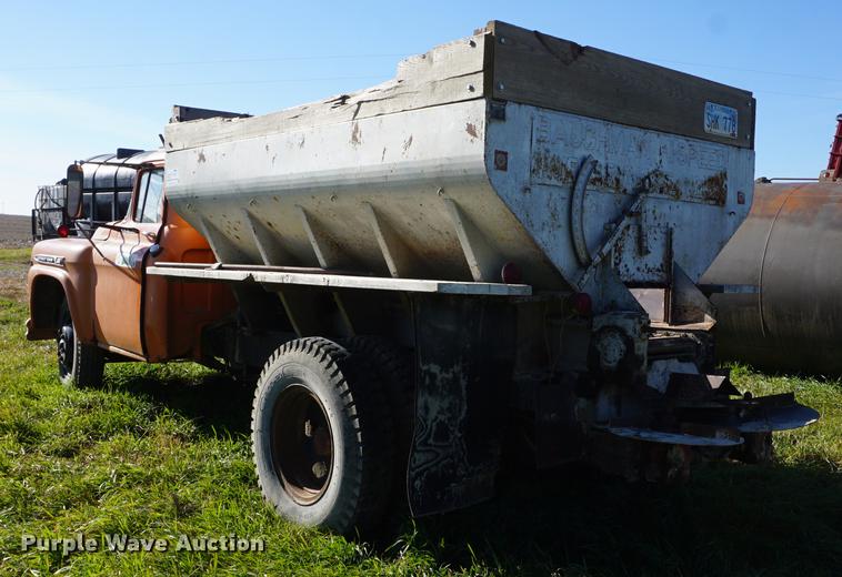 image for item DF1589 1959 Chevrolet 60 applicator truck