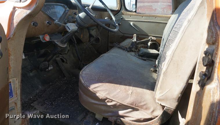 image for item DF1589 1959 Chevrolet 60 applicator truck