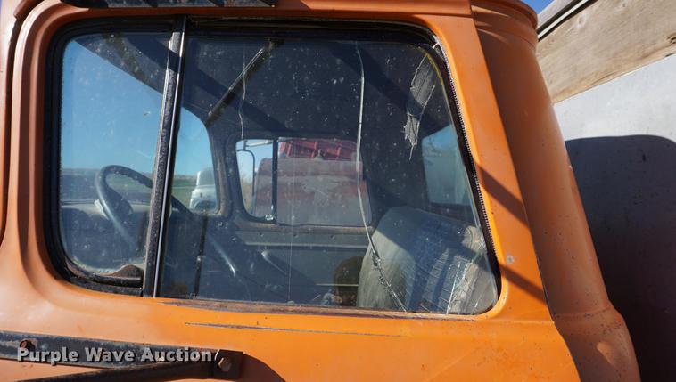 image for item DF1589 1959 Chevrolet 60 applicator truck