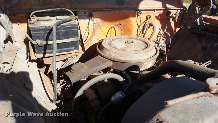 image for item DF1589 1959 Chevrolet 60 applicator truck