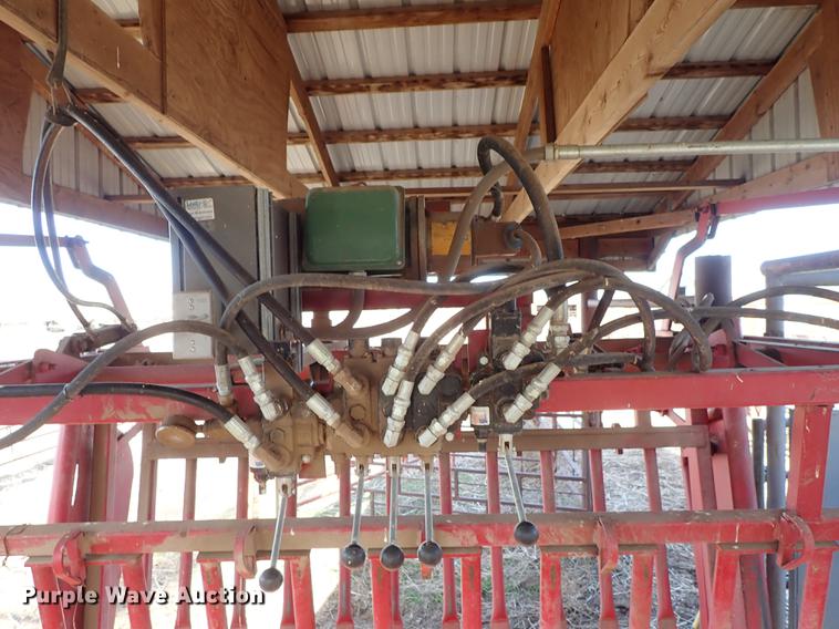 image for item DG2905 Central Livestock Equipment squeeze chute