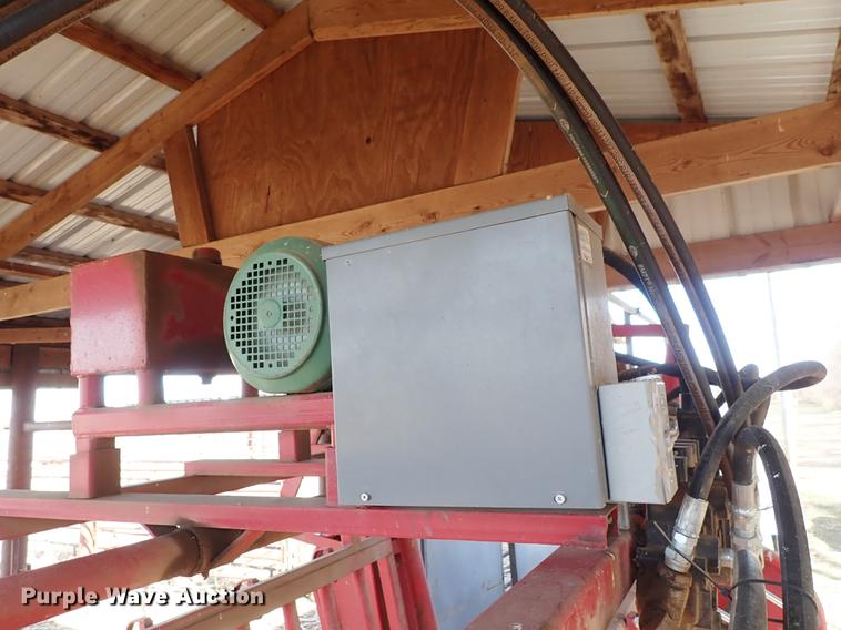 image for item DG2905 Central Livestock Equipment squeeze chute
