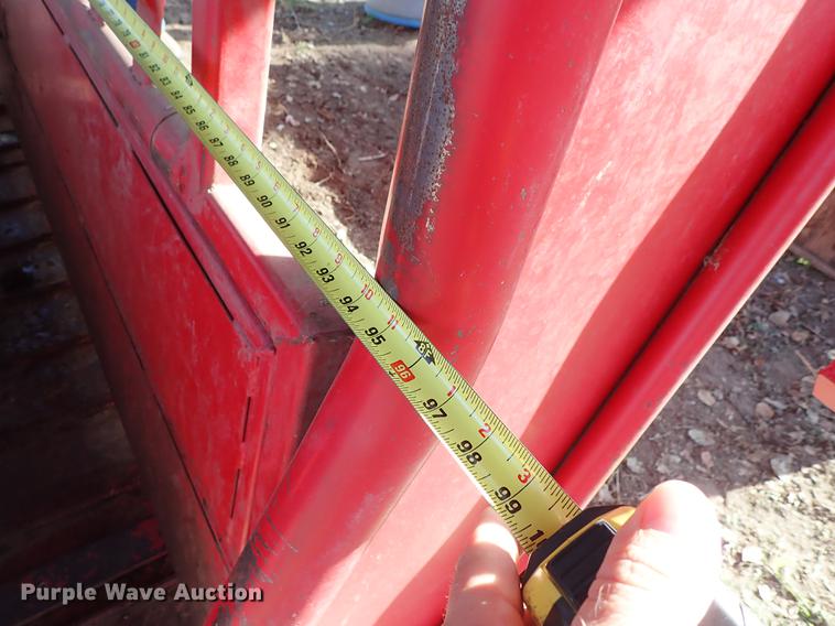 image for item DG2905 Central Livestock Equipment squeeze chute