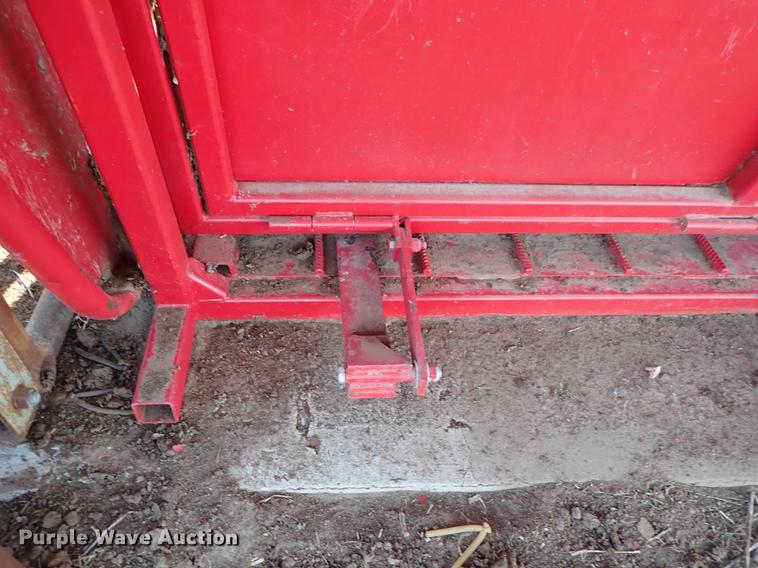 image for item DG2905 Central Livestock Equipment squeeze chute