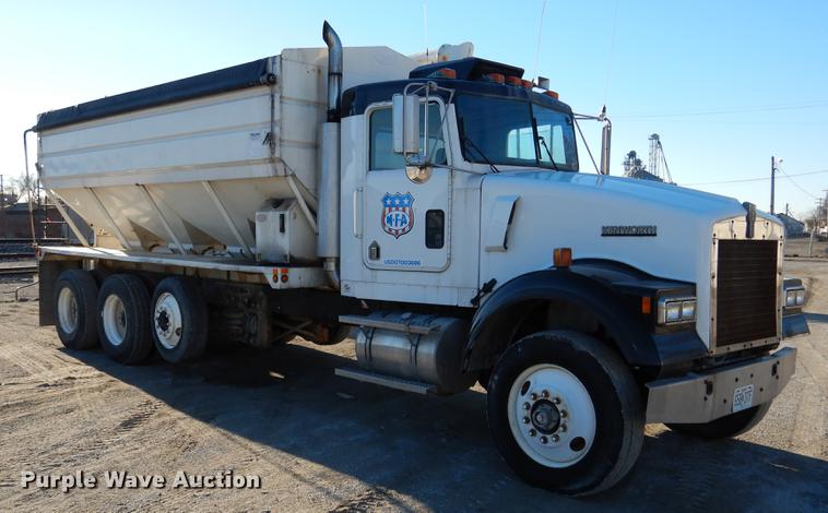 image for item DX9479 1989 Kenworth W900B fertilizer truck