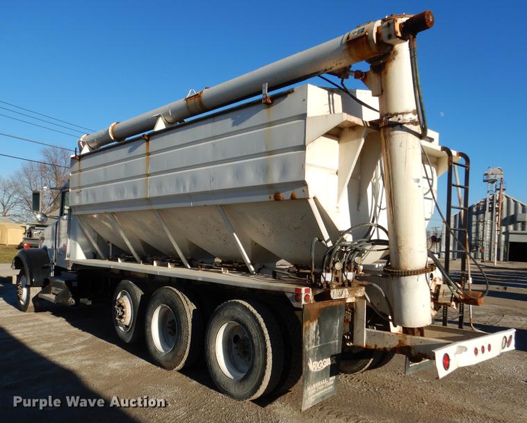 image for item DX9479 1989 Kenworth W900B fertilizer truck