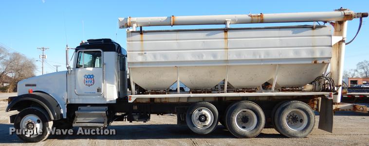 image for item DX9479 1989 Kenworth W900B fertilizer truck