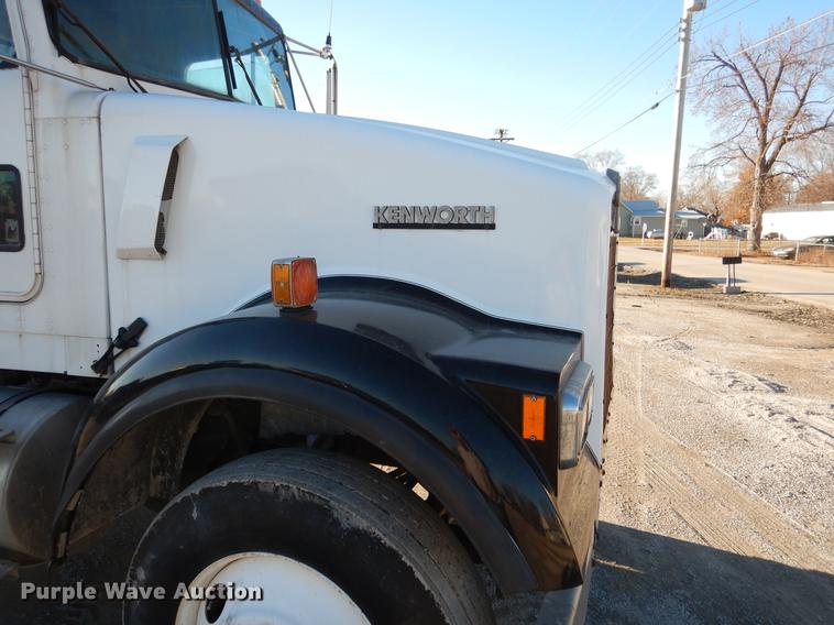 image for item DX9479 1989 Kenworth W900B fertilizer truck