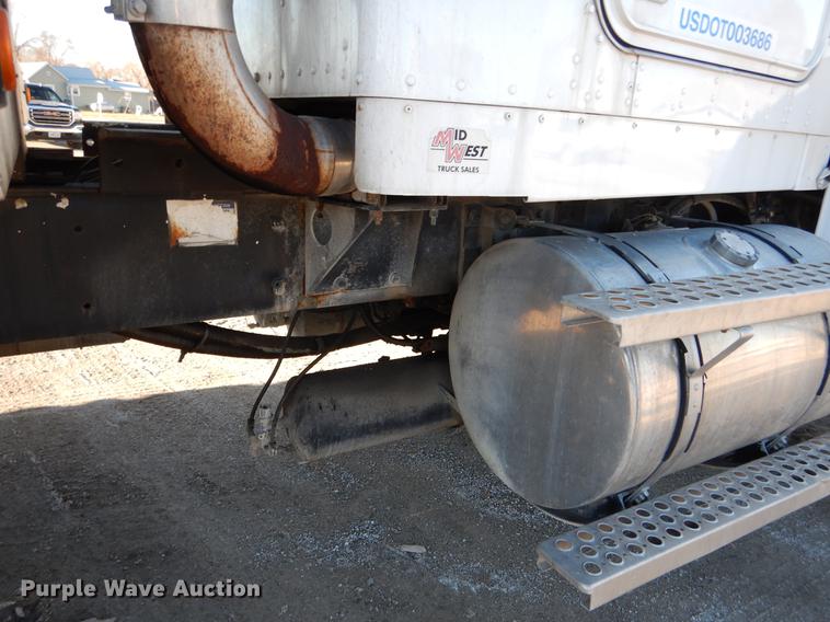 image for item DX9479 1989 Kenworth W900B fertilizer truck