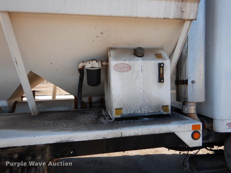 image for item DX9479 1989 Kenworth W900B fertilizer truck