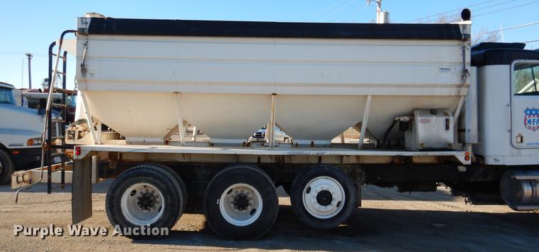 image for item DX9479 1989 Kenworth W900B fertilizer truck