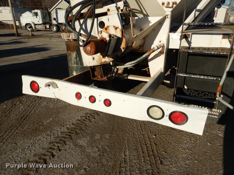 image for item DX9479 1989 Kenworth W900B fertilizer truck