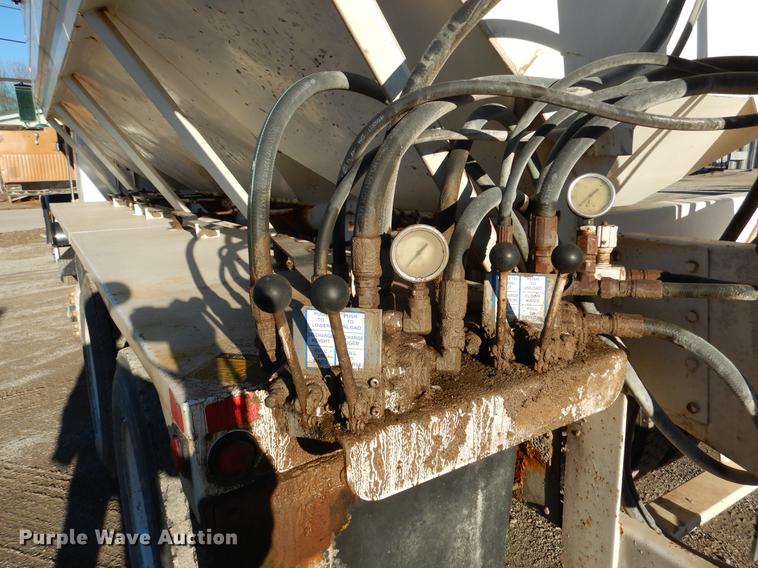 image for item DX9479 1989 Kenworth W900B fertilizer truck