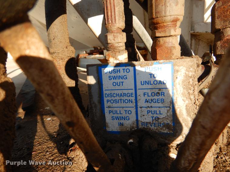 image for item DX9479 1989 Kenworth W900B fertilizer truck