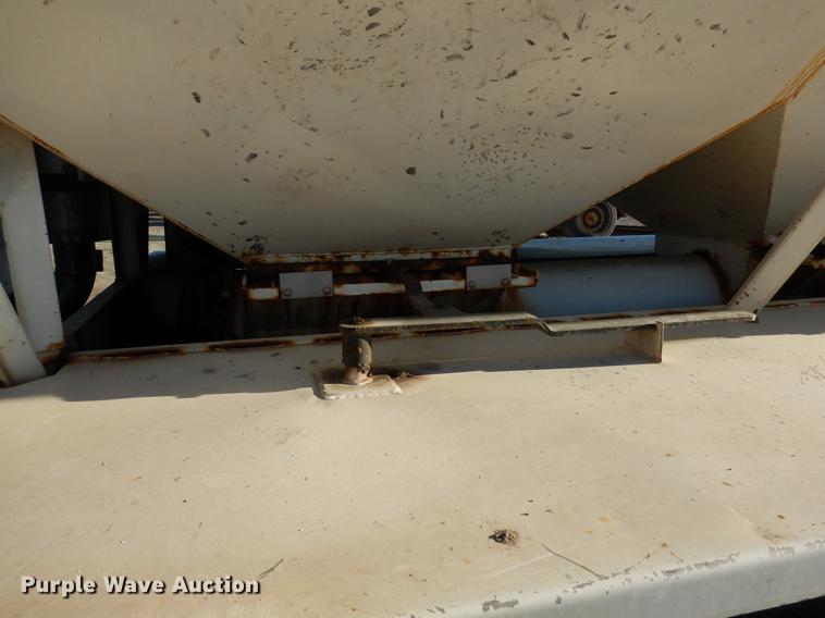 image for item DX9479 1989 Kenworth W900B fertilizer truck