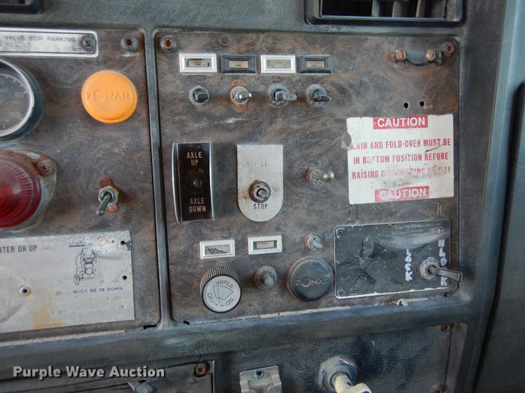 image for item DX9479 1989 Kenworth W900B fertilizer truck