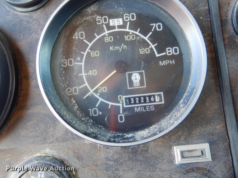 image for item DX9479 1989 Kenworth W900B fertilizer truck