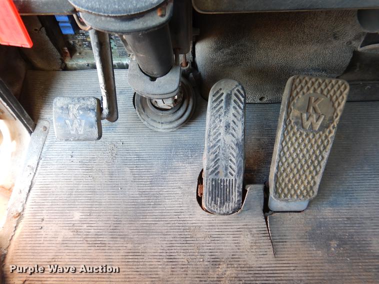 image for item DX9479 1989 Kenworth W900B fertilizer truck