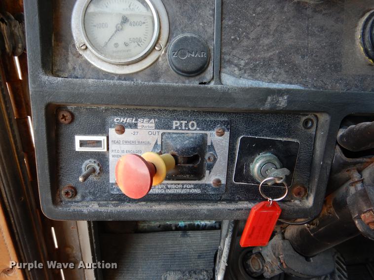 image for item DX9479 1989 Kenworth W900B fertilizer truck