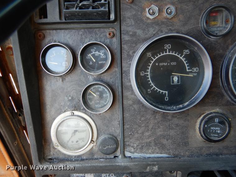 image for item DX9479 1989 Kenworth W900B fertilizer truck