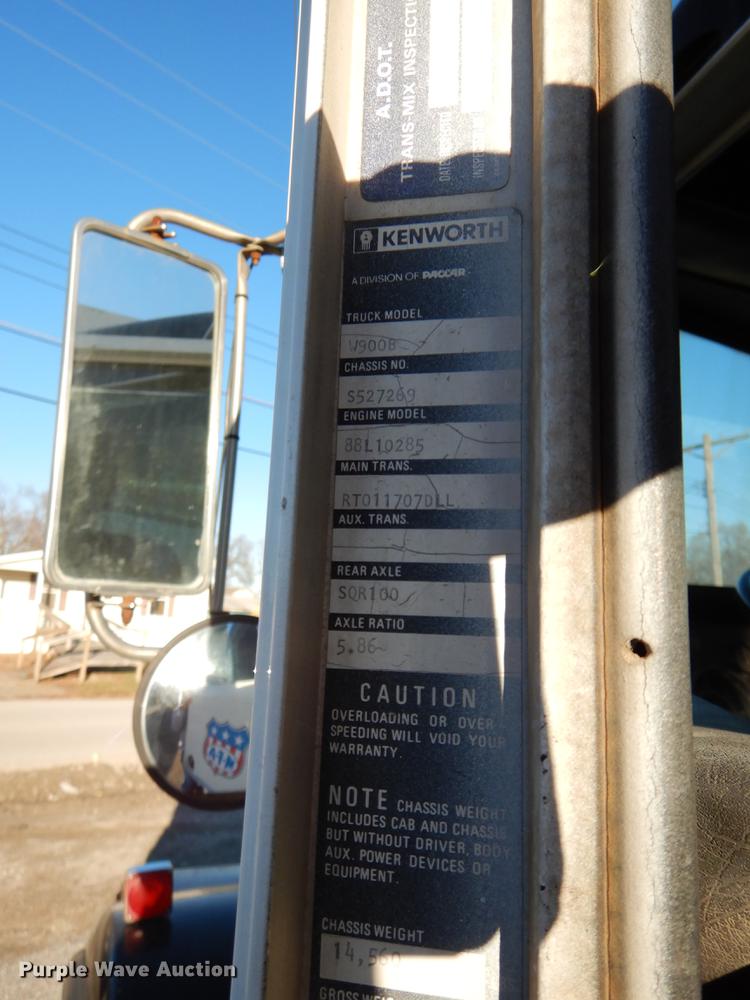 image for item DX9479 1989 Kenworth W900B fertilizer truck