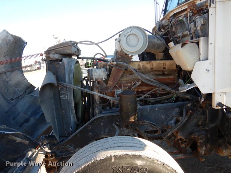 image for item DX9479 1989 Kenworth W900B fertilizer truck