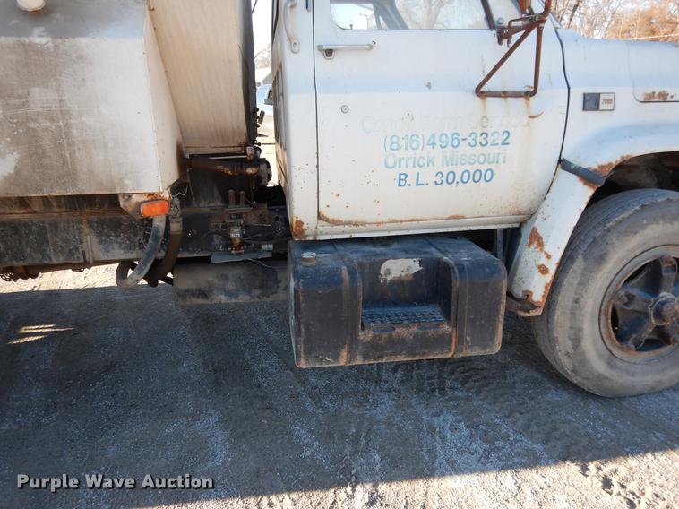 image for item DX9480 1987 GMC 7000 feed delivery truck