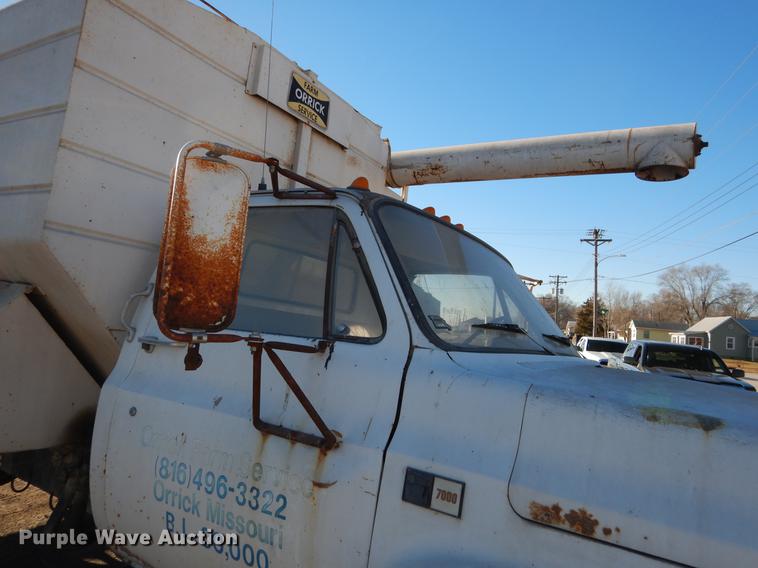 image for item DX9480 1987 GMC 7000 feed delivery truck