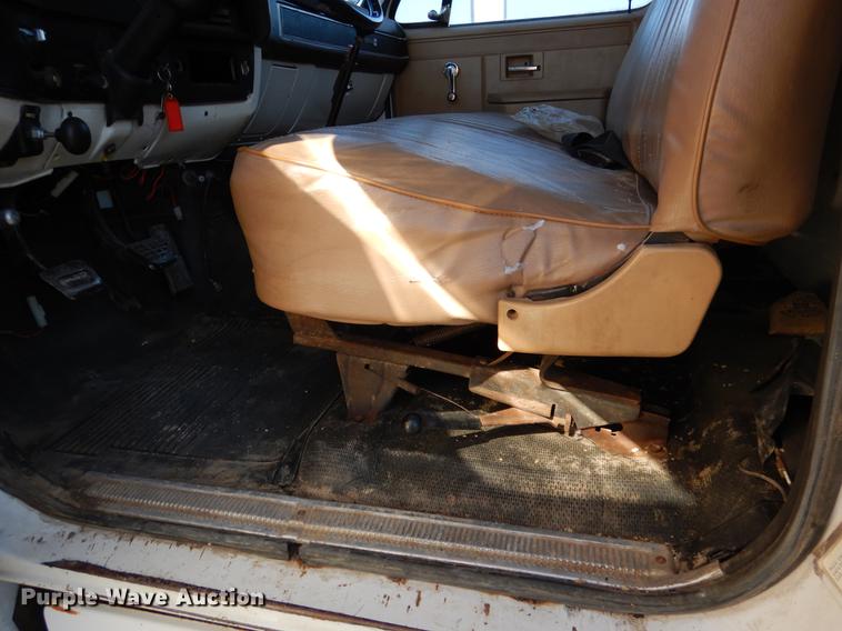 image for item DX9480 1987 GMC 7000 feed delivery truck