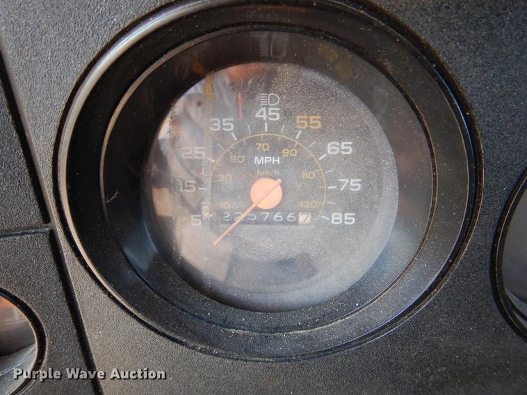 image for item DX9480 1987 GMC 7000 feed delivery truck