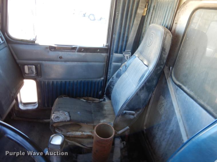 image for item DX9481 1991 Kenworth T500A grain truck