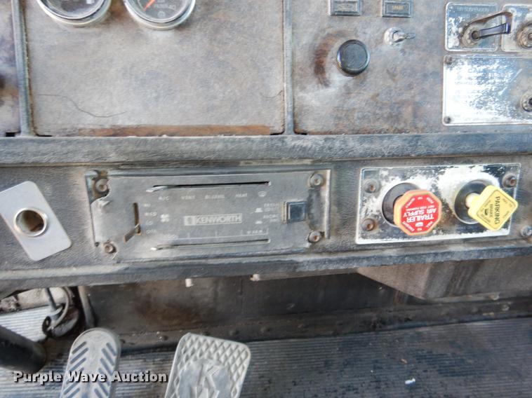 image for item DX9481 1991 Kenworth T500A grain truck