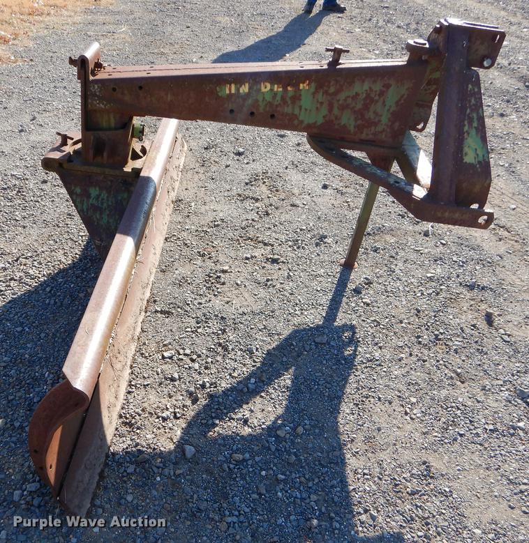 image for item ER9323 John Deere blade