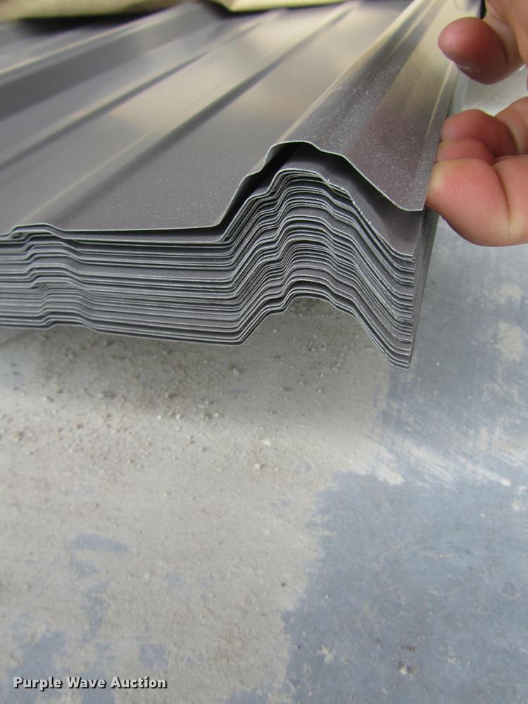 image for item G1428 (60) sheets of metal siding/roofing