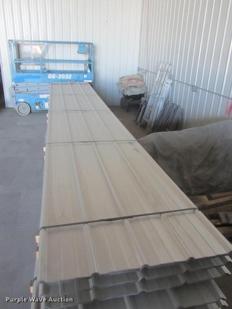 image for item G1429 (50) sheets of metal siding/roofing
