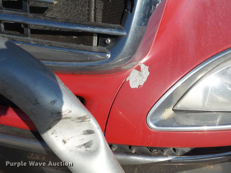 image for item DD2383 2006 Freightliner Columbia semi truck