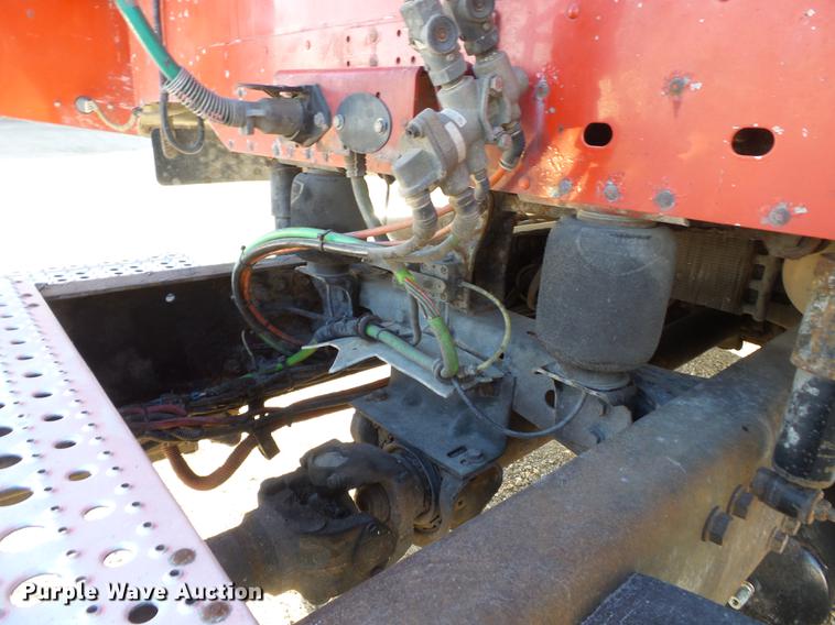 image for item DD2383 2006 Freightliner Columbia semi truck