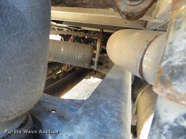 image for item DD2383 2006 Freightliner Columbia semi truck