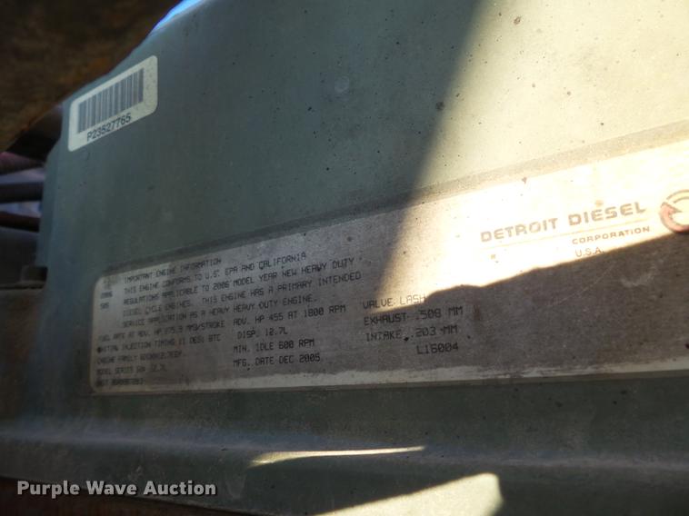 image for item DD2383 2006 Freightliner Columbia semi truck