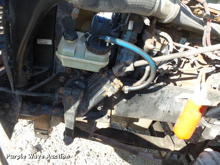 image for item DD2383 2006 Freightliner Columbia semi truck