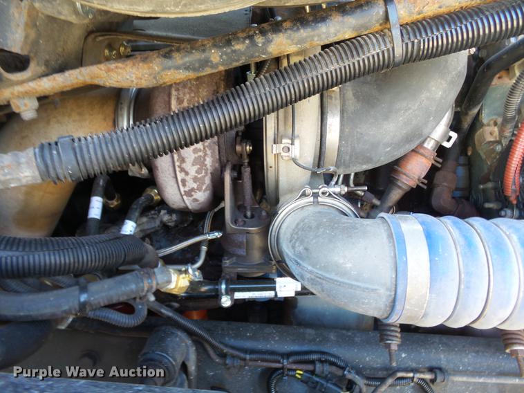 image for item DD2383 2006 Freightliner Columbia semi truck