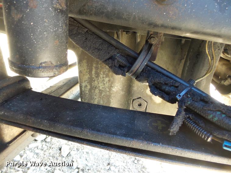 image for item DD2383 2006 Freightliner Columbia semi truck