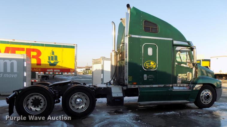 image for item DE7553 1997 Freightliner Century Class semi truck