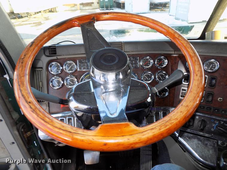 image for item DE7553 1997 Freightliner Century Class semi truck