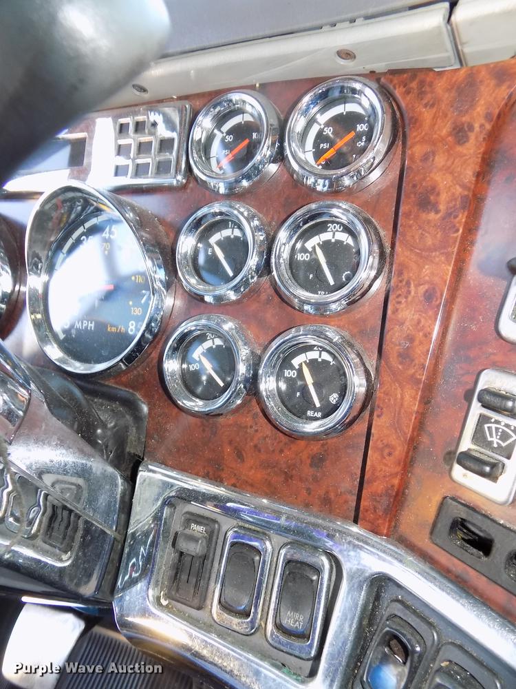 image for item DE7553 1997 Freightliner Century Class semi truck