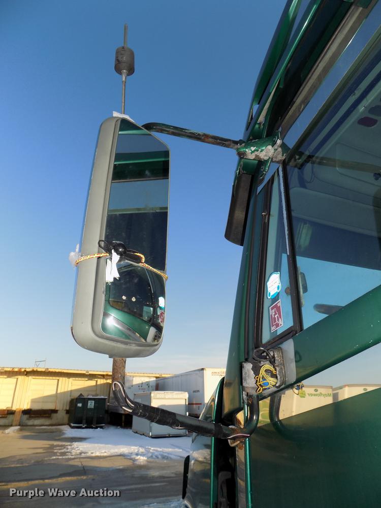 image for item DE7553 1997 Freightliner Century Class semi truck