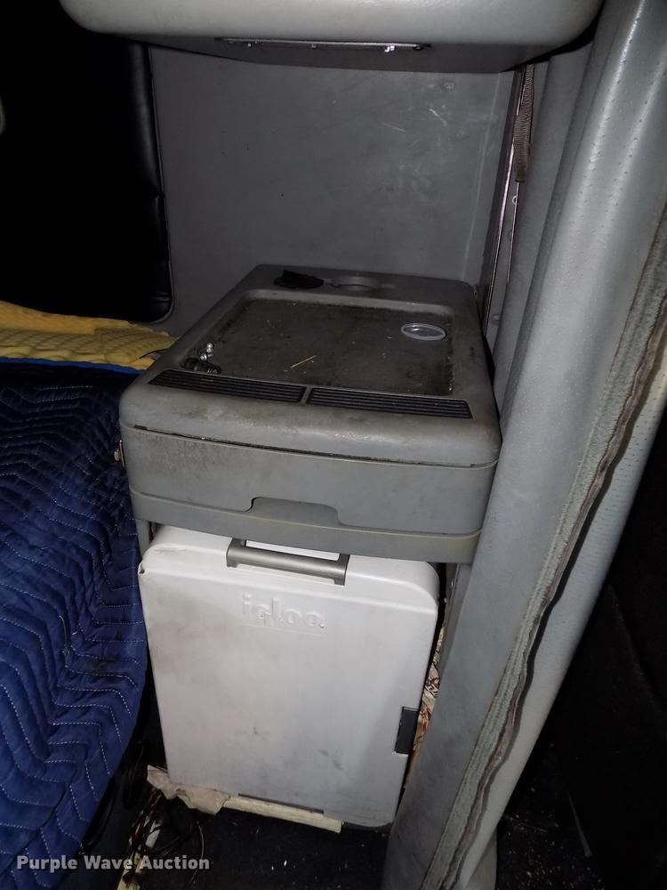 image for item DE7553 1997 Freightliner Century Class semi truck