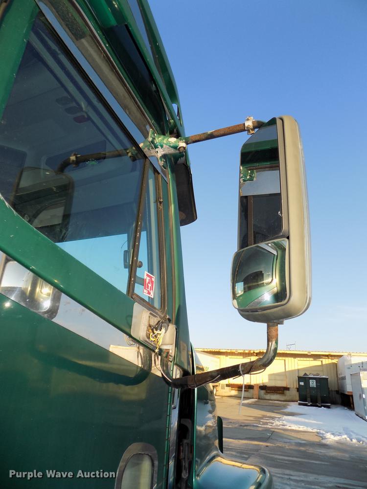 image for item DE7553 1997 Freightliner Century Class semi truck