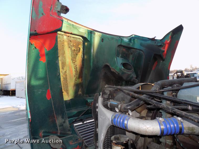 image for item DE7553 1997 Freightliner Century Class semi truck