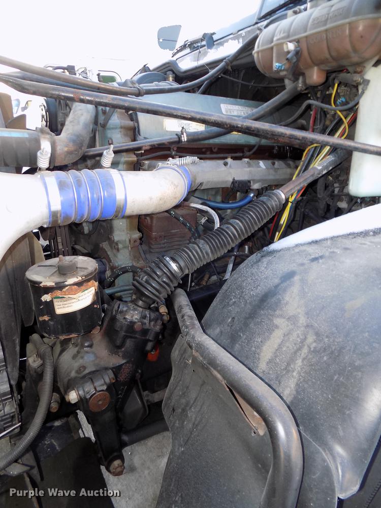 image for item DE7553 1997 Freightliner Century Class semi truck